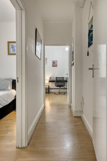 Cosy 2Br Retreat Near Paddington Station Appartement Londen Buitenkant foto
