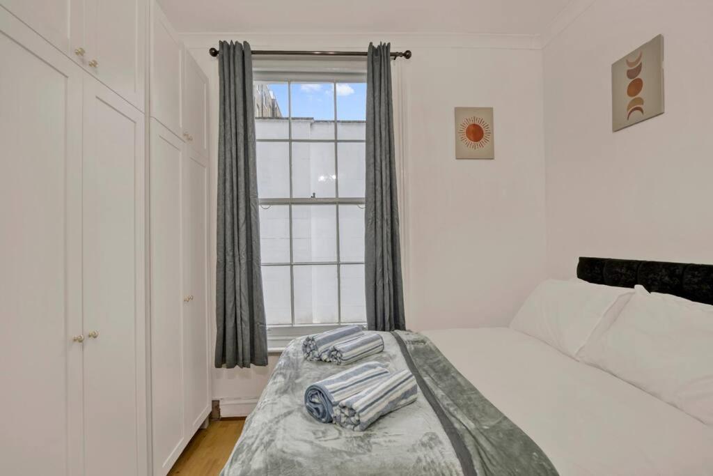 Cosy 2Br Retreat Near Paddington Station Appartement Londen Buitenkant foto