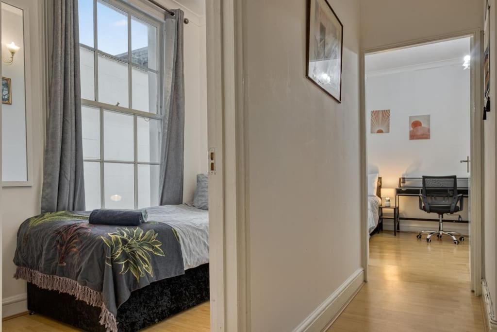Cosy 2Br Retreat Near Paddington Station Appartement Londen Buitenkant foto