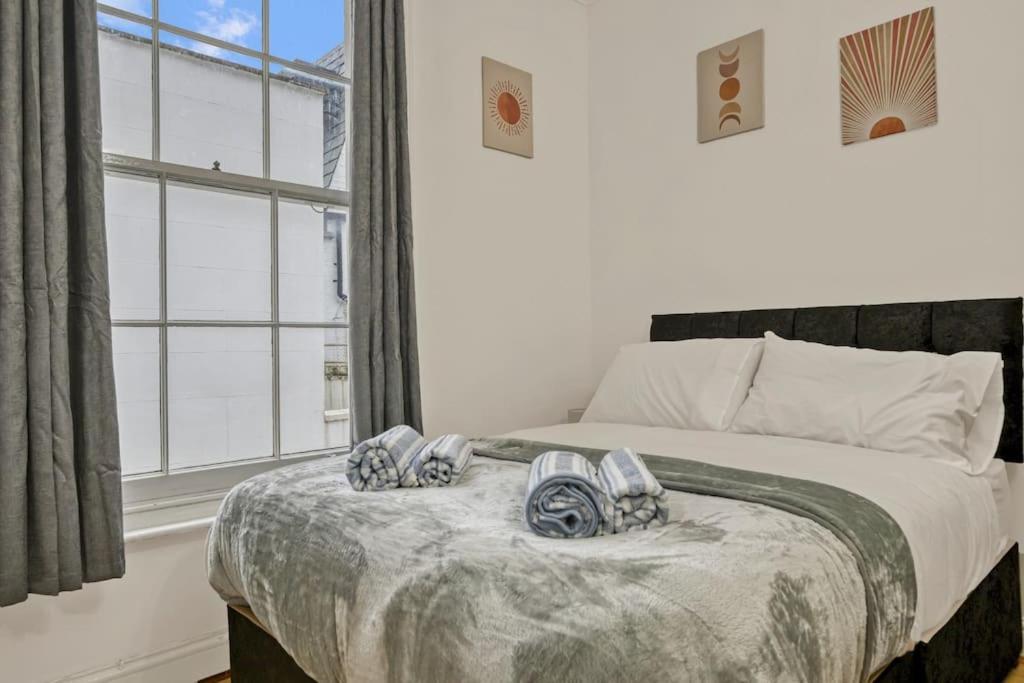 Cosy 2Br Retreat Near Paddington Station Appartement Londen Buitenkant foto